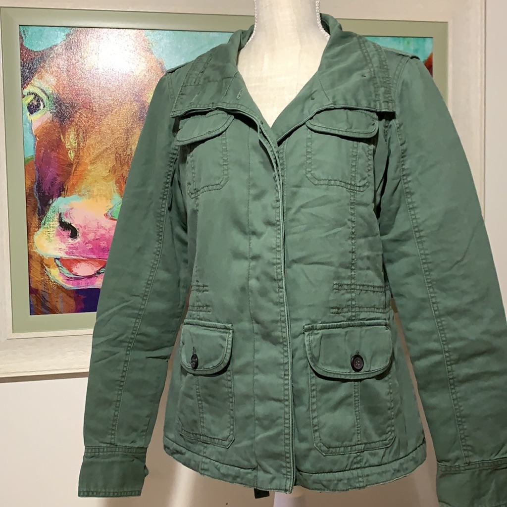 Super Cute Army Green Jacket!!